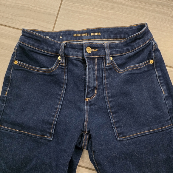 Michael Kors IZZY Straight Cropped Jeans - Picture 3 of 6